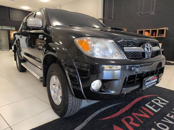 TOYOTA HILUX 3.0 SRV 4X4 CD 16V TURBO INTERCOOLER DIESEL 4P AUTOMÁTICO TOYOTA HILUX 3.0 SRV 4X4 CD 16V TURBO INTERCOOLER DIESEL 4P AUTOMÁTICO
